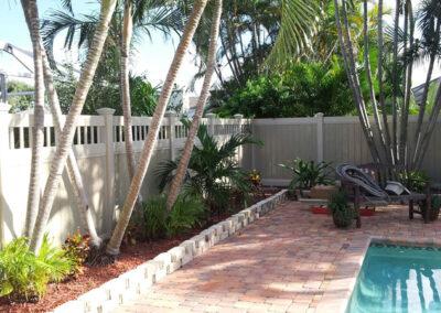 vinyl fencing